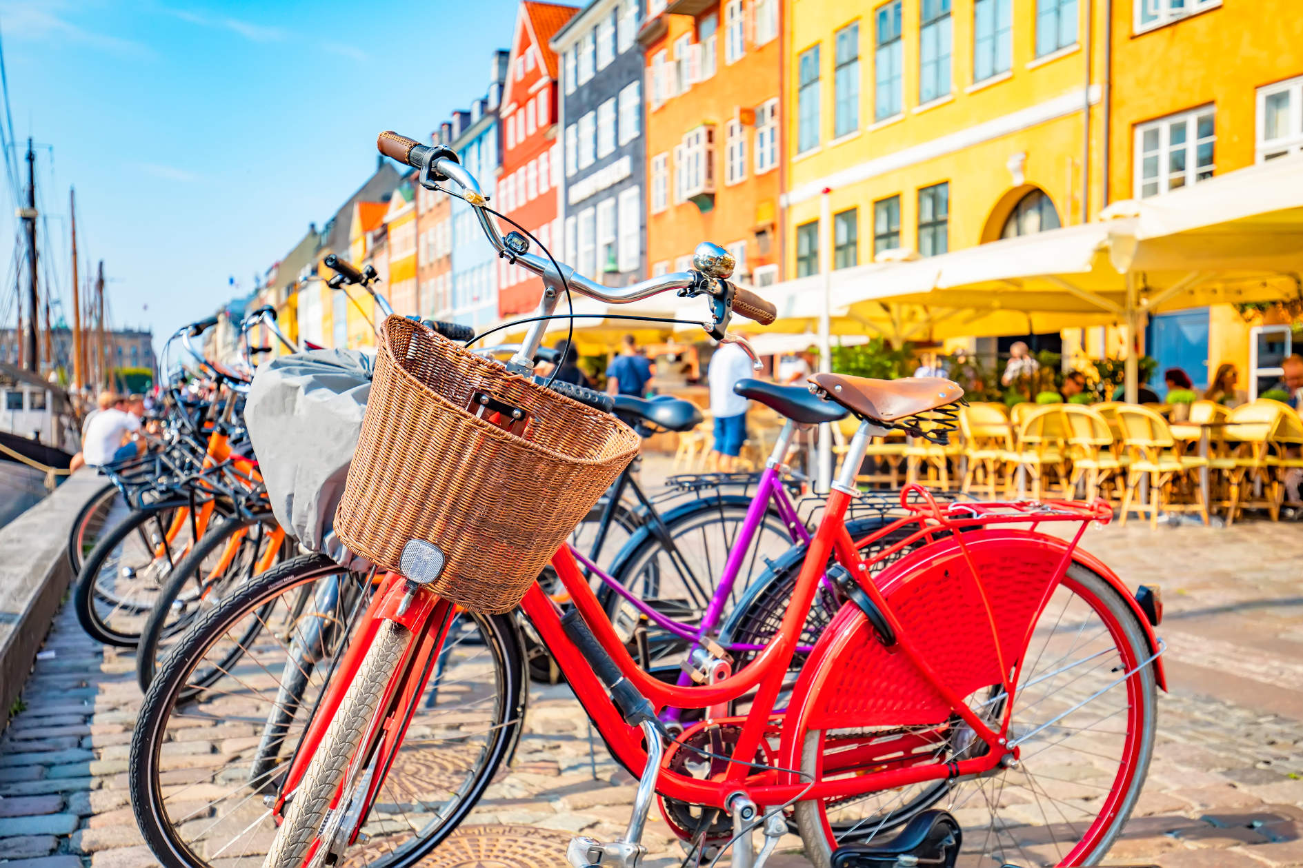 Radtour in Dänemark - die schönsten Radtouren Bunte Fahrräder in Copenhagen
