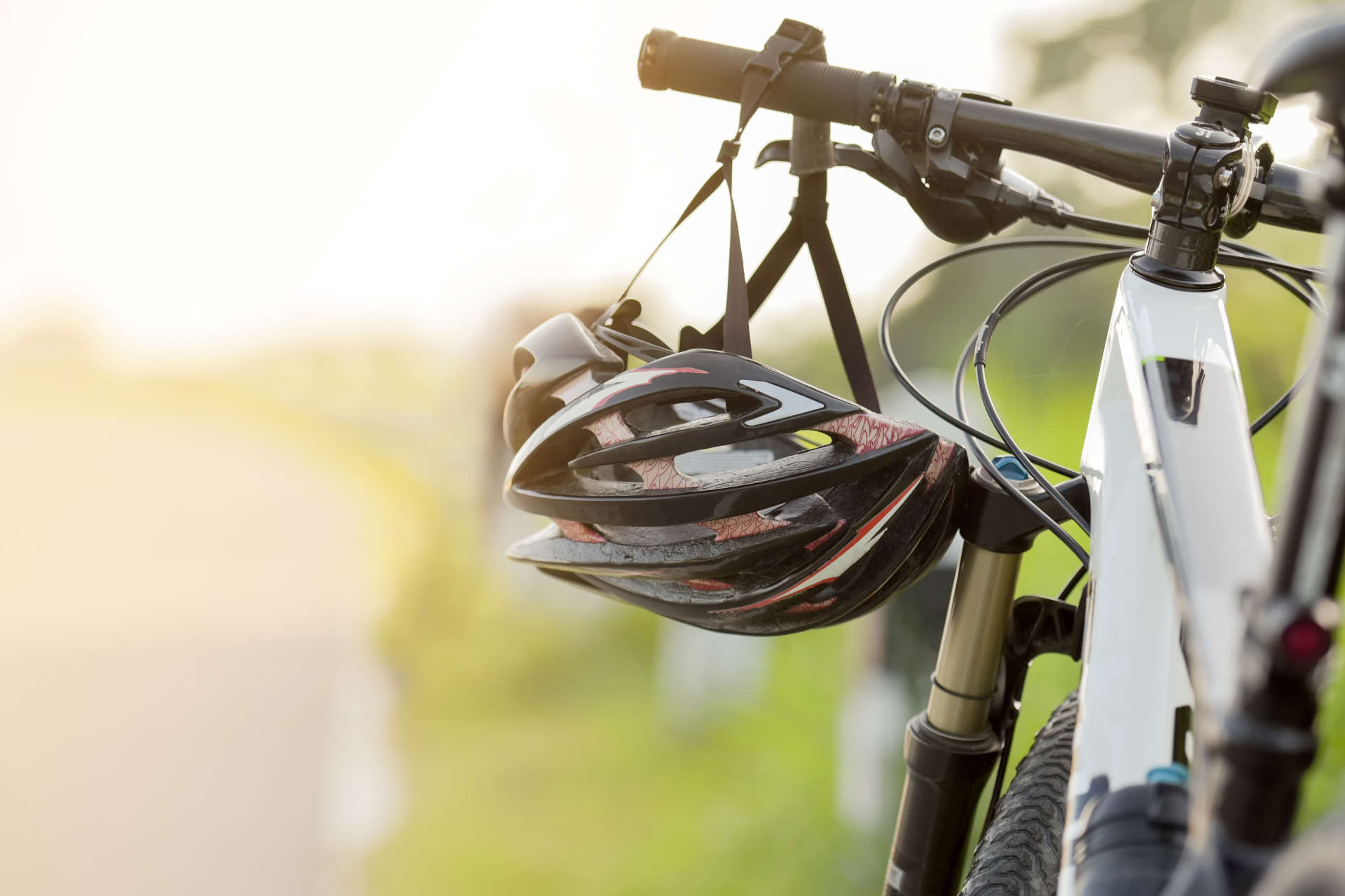 Fahrrad mit Fahrradhelm