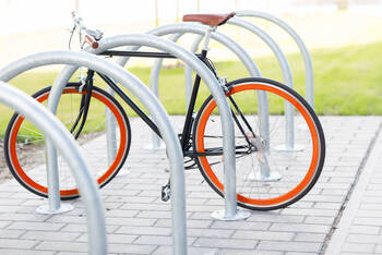 Fahrrad steht bereit um angeschlossen zu werden