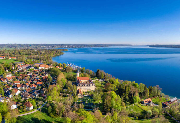 Seepanorama von Starnberg