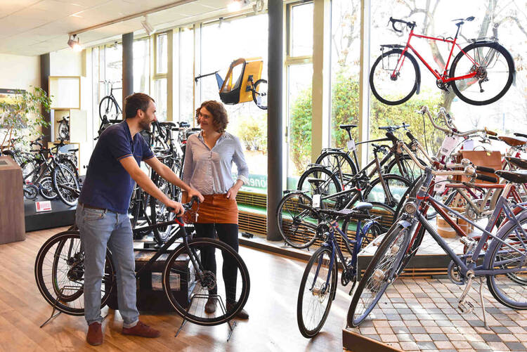 Fahrradverkauf in einem Fahrradgeschäft