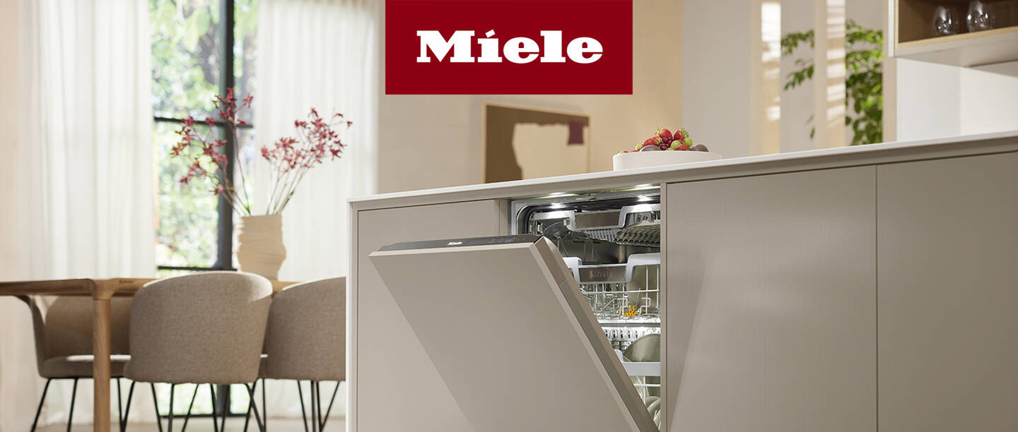 Eine Waschmaschine von Miele in einer modernen Küche