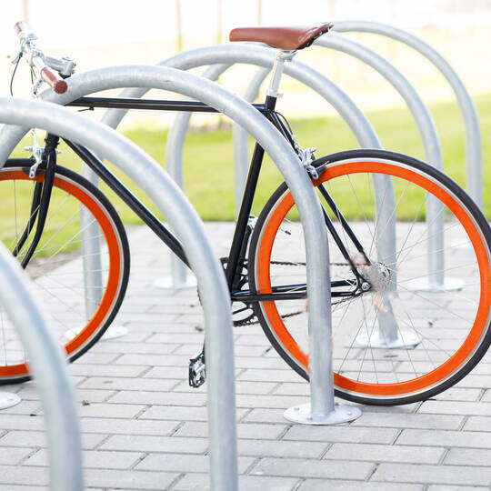 Fahrrad steht bereit um angeschlossen zu werden